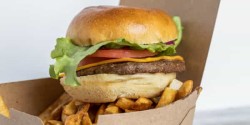 Lunch Cheeseburger & Chips Special