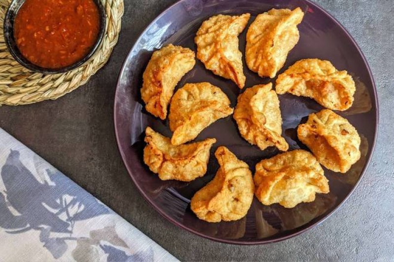 Classic Vegetable Momos (Fried)