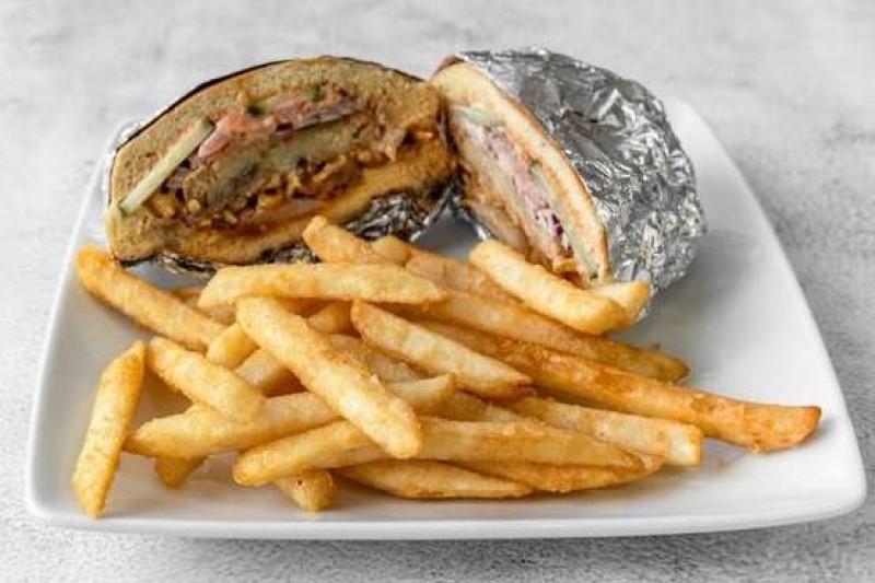 NOODLE BURGER (BOGO)