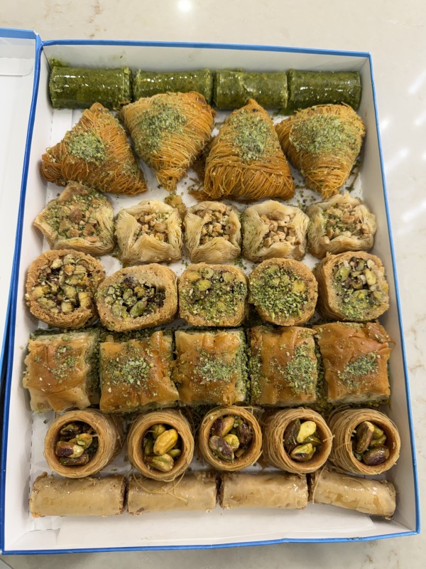 Assorted Baklava (1kg) with Extra Pistachio